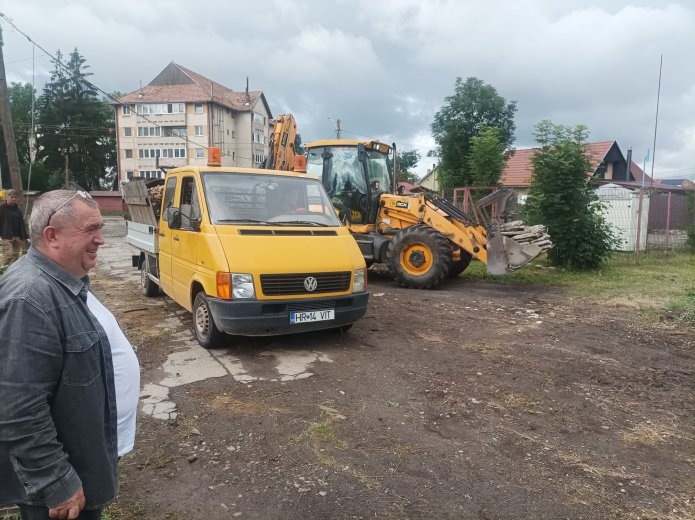 Kaszálással és parkolással indult a városi átszervezés
