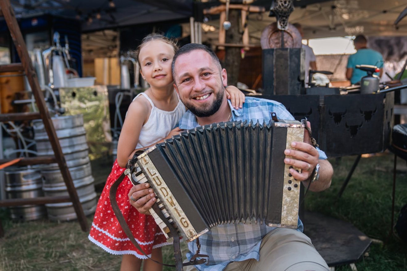 &bullet;  Fotó: Folk and Roll / Facebook