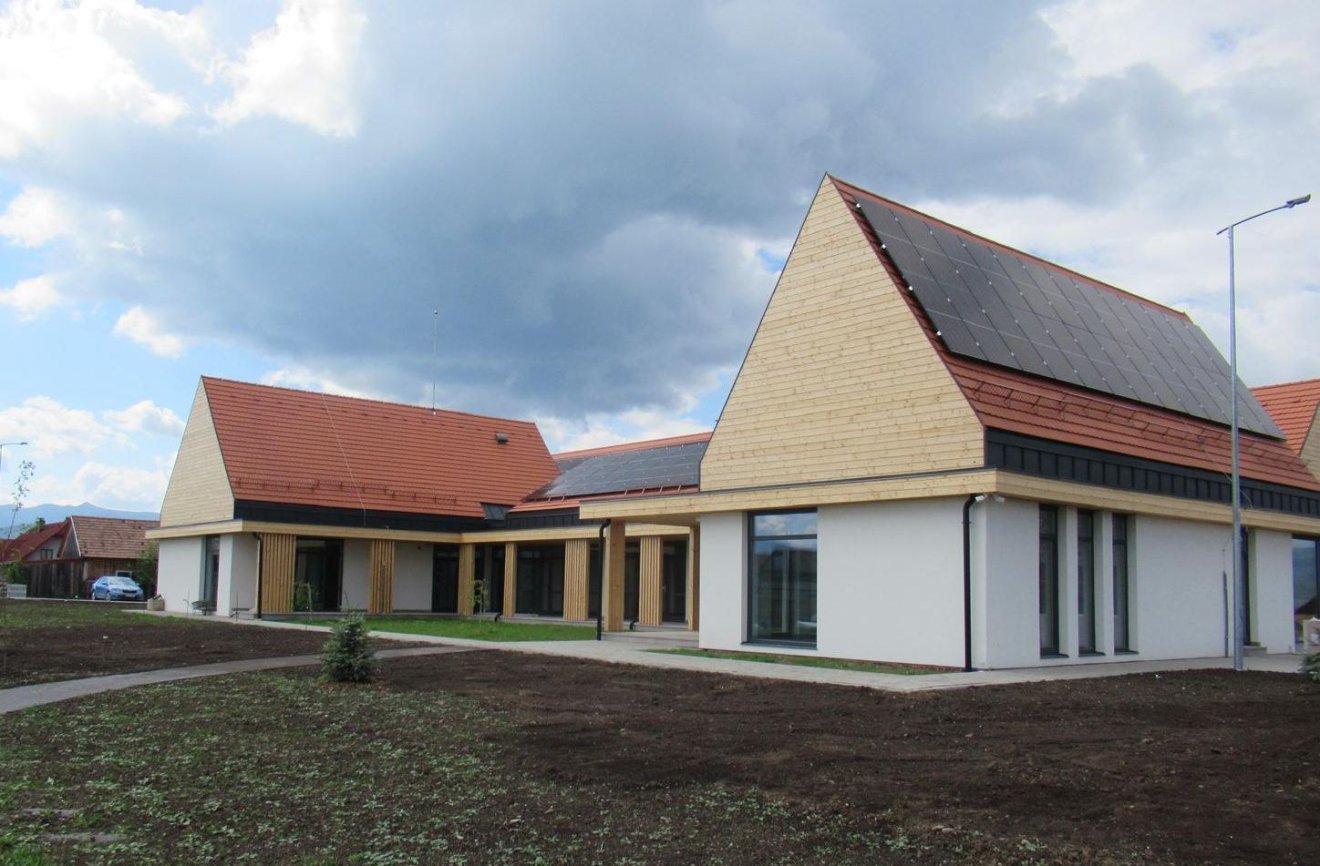 Gyergyóremetén elkészültek a szociális központ építésével &bullet;  Fotó: Gyergyóremete Önkormányzata