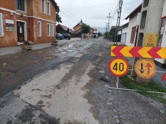 Év végéig kijavítanák a felbontott utakat Gyergyószentmiklóson