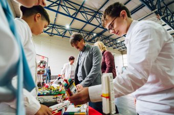 Százmillió lejes beruházás: modern eszközökkel gazdagodtak Hargita megye iskolái