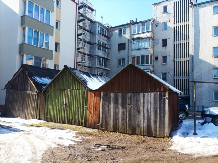 Átalakul a gyergyószentmiklósi lakótelep – de addig is le kell bontani több mint száz garázst