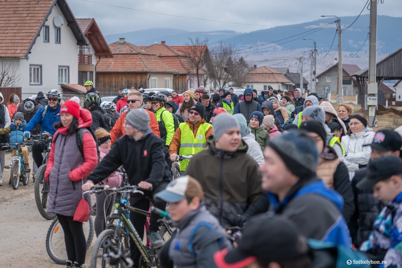 &bullet;  Fotó: Pinti Attila