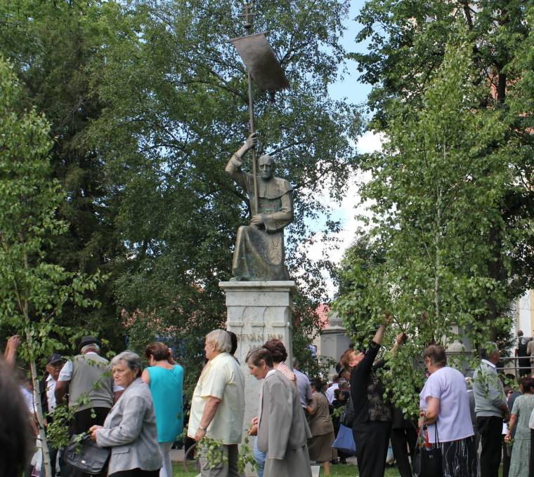 A közösségért, az „együttért”  imádkozott Alfalu