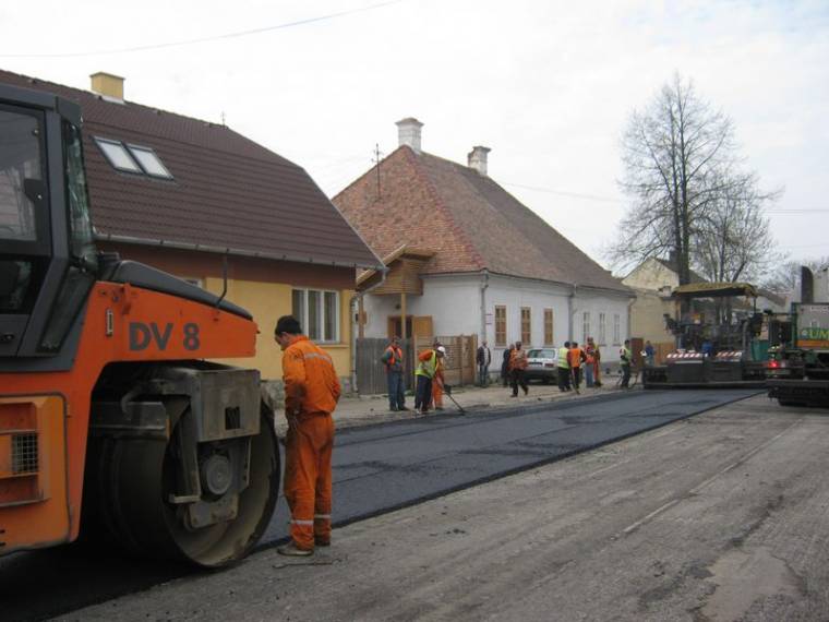 Gyergyótól Parajdig kijavítják az úthibákat