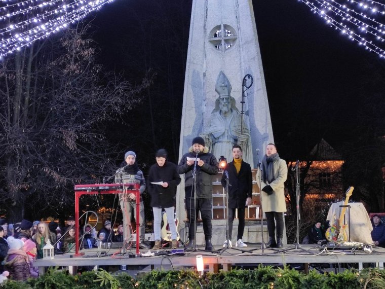 A szeretet lángját is hazavitték a gyergyóiak