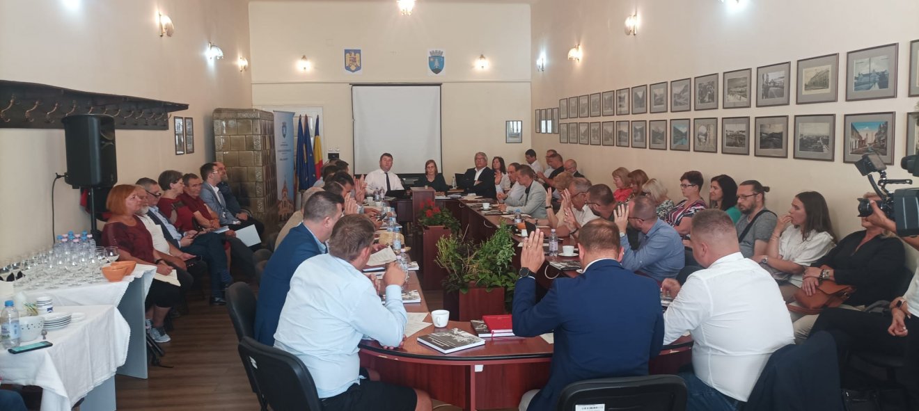 Jókor jött a megyei tanács támogatása, nélküle ugyanis leállhatott volna a fűtéshálózat bővítése Gyergyószentmiklóson •  Fotó: Gergely Imre