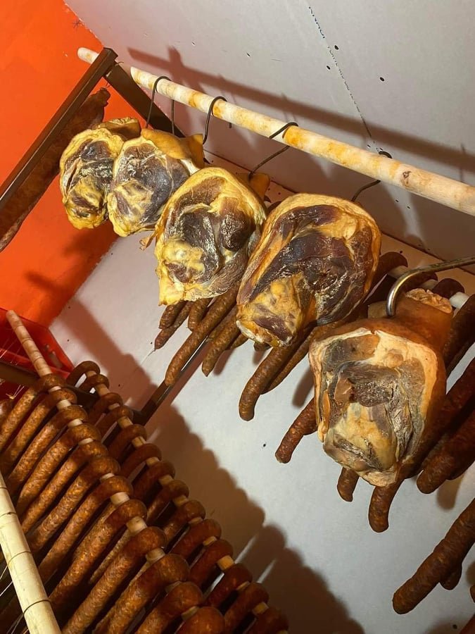 A füstölés a remek íz mellett a tartósságot is garantálja •  Fotó: Barabás Orsolya
