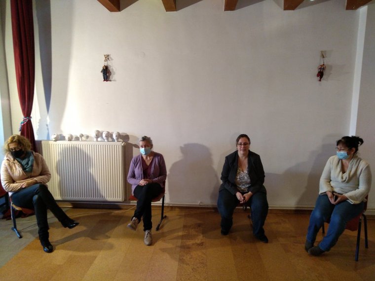 Terápiás bábfoglalkozást tartanak tinédzsereknek