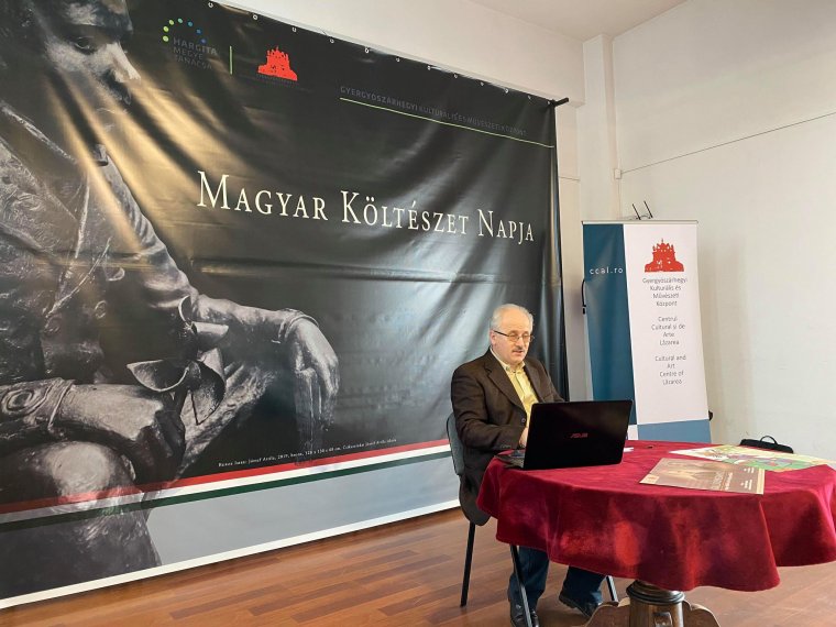 Gyerekelőadással és fotókiállítással tisztelegnek a magyar líra előtt