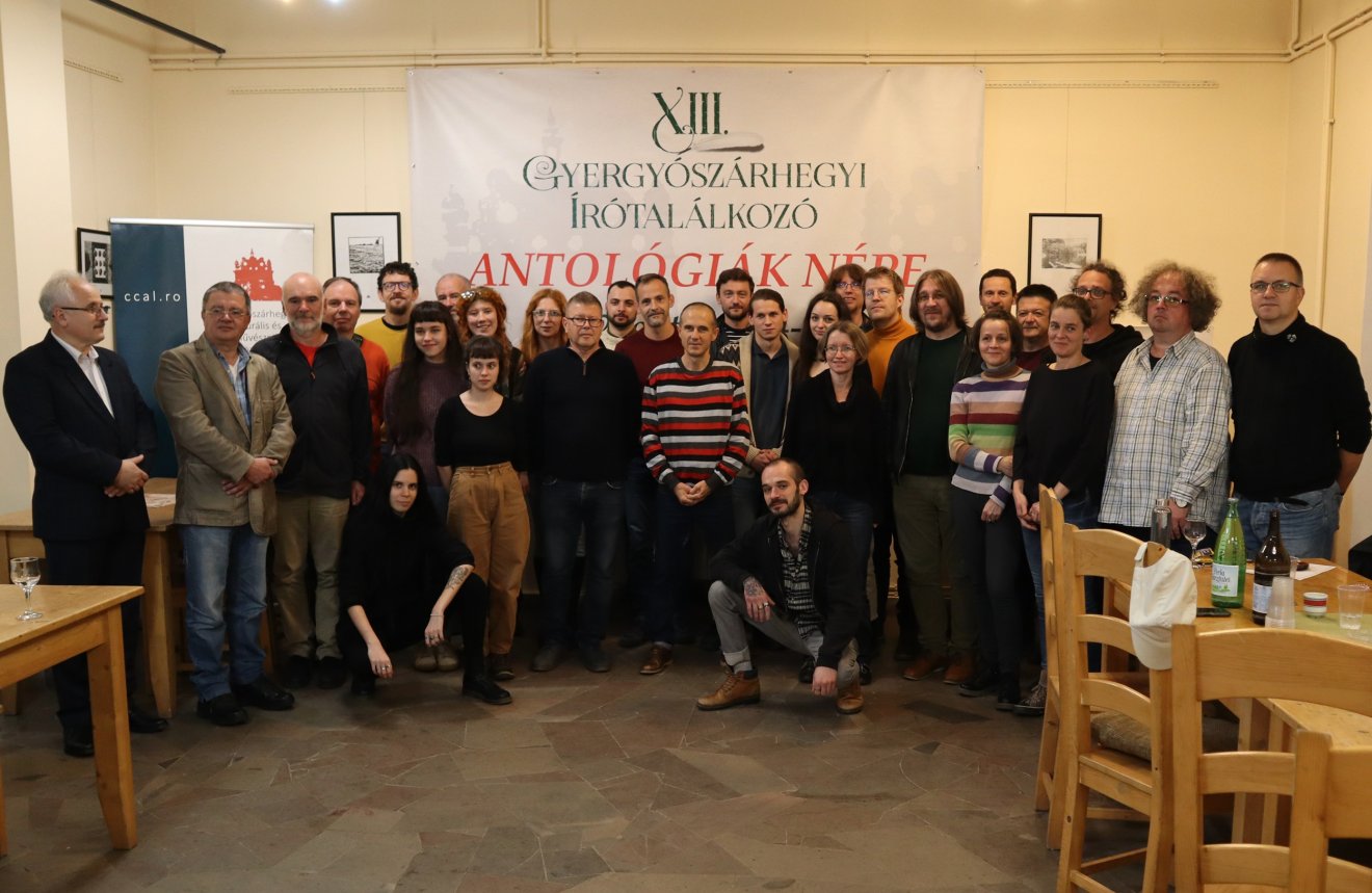 A XIII. Gyergyószárhegyi Írótalálkozó résztvevői •  Fotó: Péter Beáta