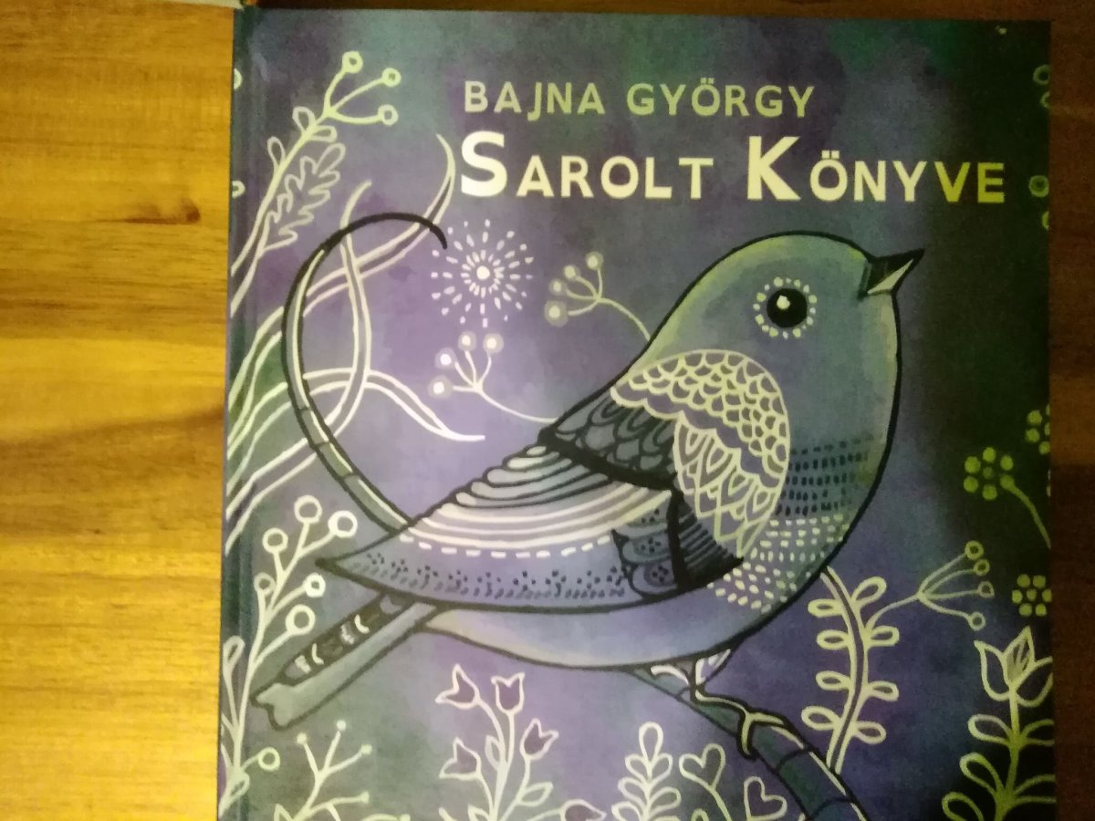 A kötetet Vargyas Ildikó gyergyóalfalvi képzőművész szerkesztette és illusztrálta •  Fotó: Barabás Orsolya