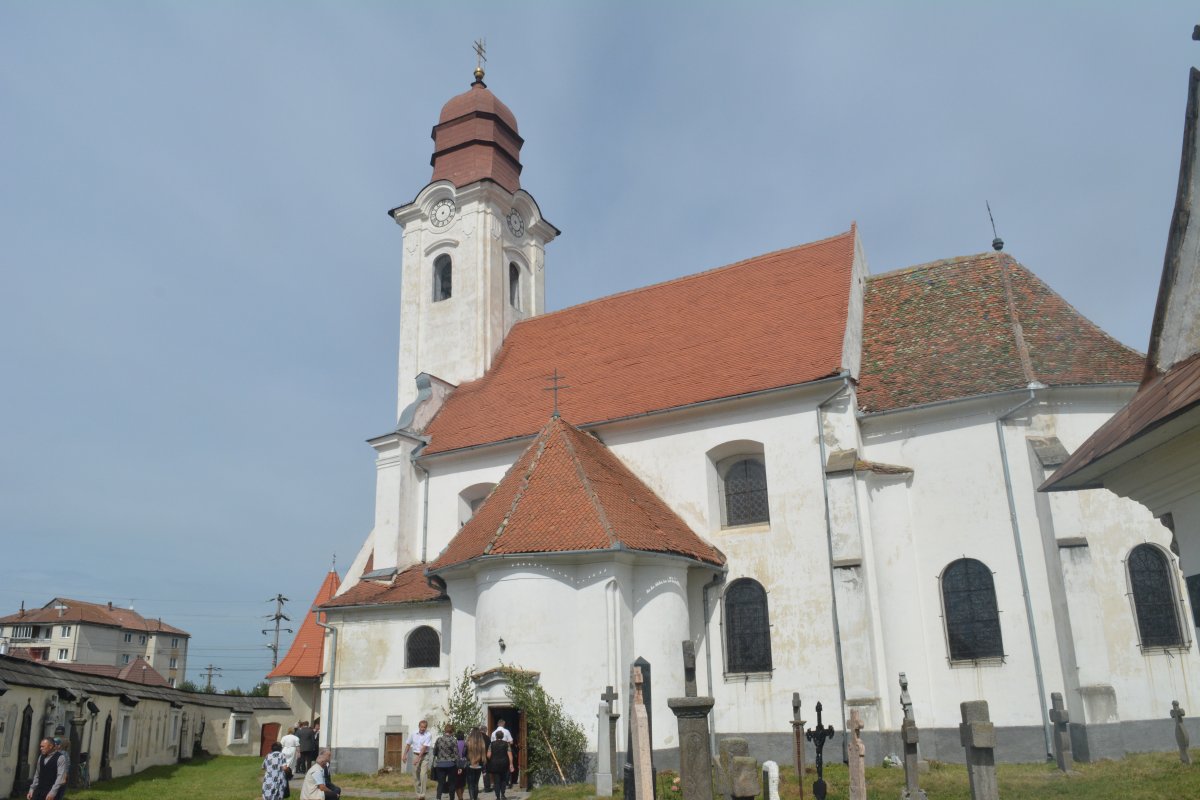 A gyergyószentmiklósi örmény templomon statikai megerősítésre van szükség •  Fotó: Barabás Orsolya