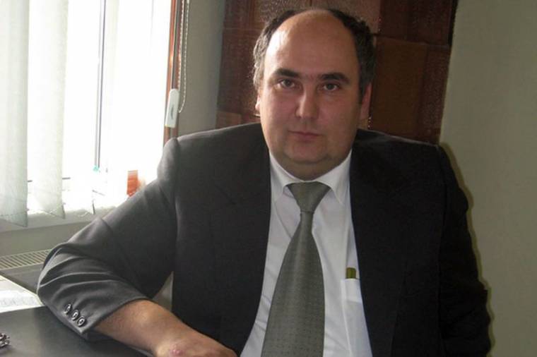 Kitálalt, és lemondott egy gyergyószentmiklósi MPP-s tanácsos