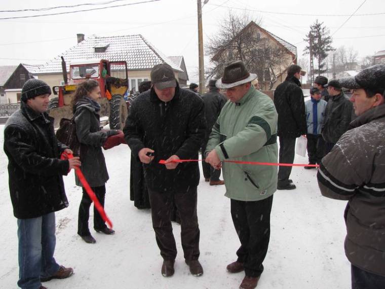 Eszenyőben friss vizet ihatnak, Ditróban és Remetén az utak javultak