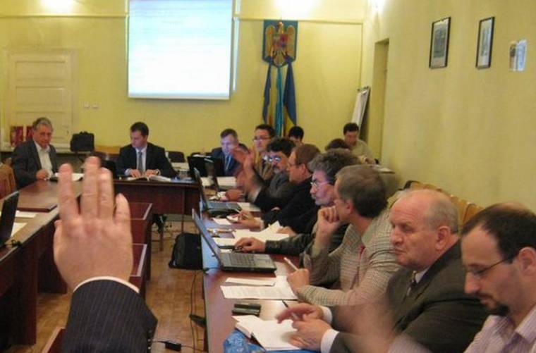 Sok szó és kevés tett a Négyes tisztaságáért
