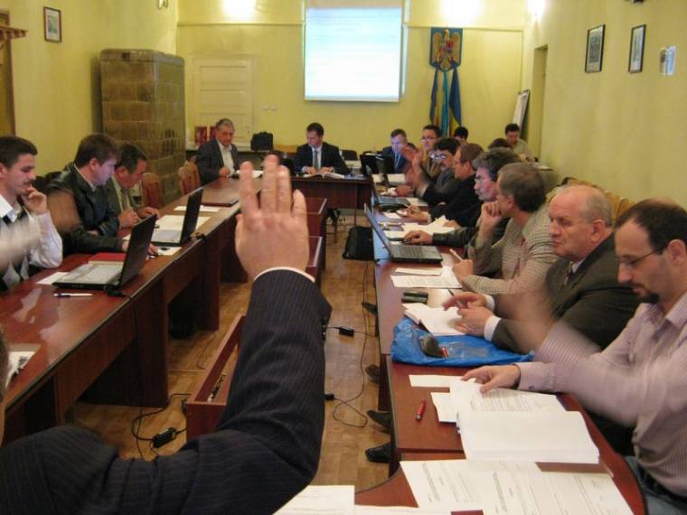 Közprédán a közüzem – a prefektúra támad
