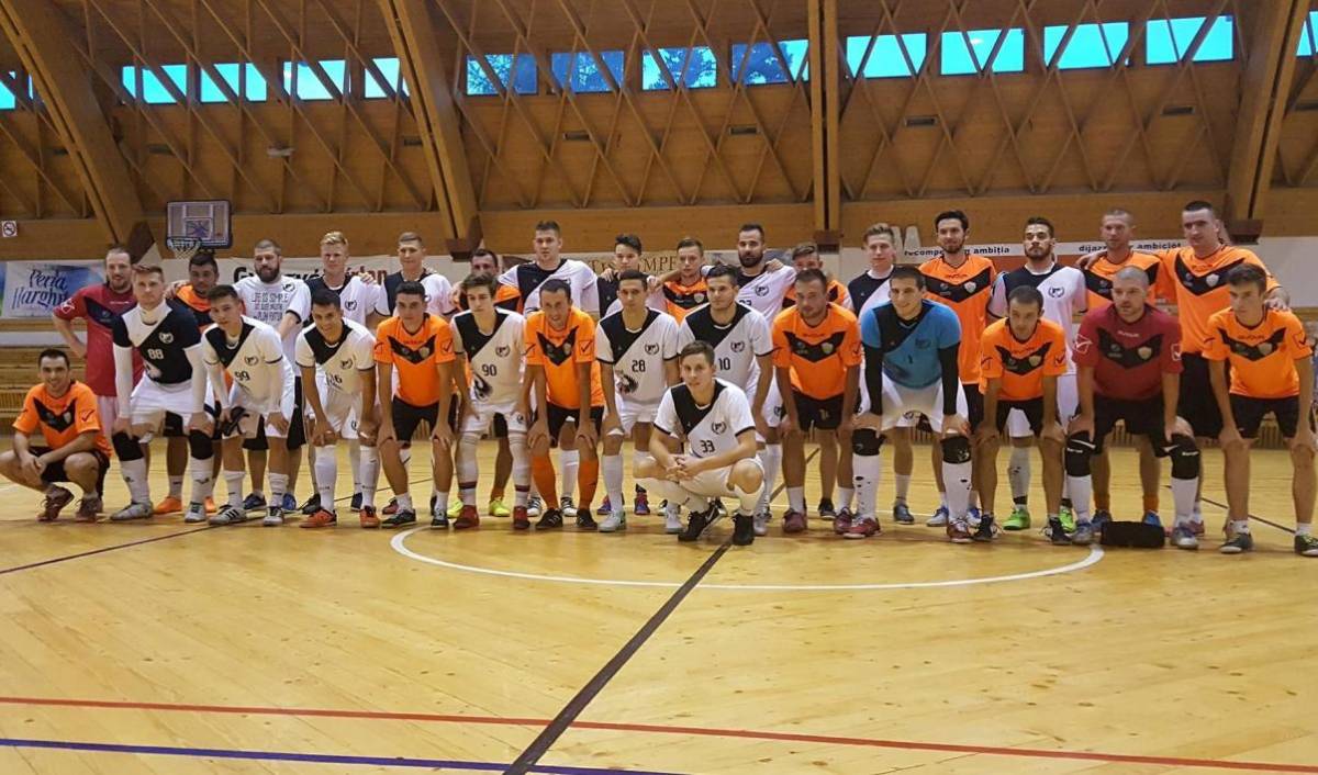 Közös csapatkép. Minden bizonnyal visszatér még Szárhegyre a debreceni csapat &bullet;  Fotó: Deák Zoltán