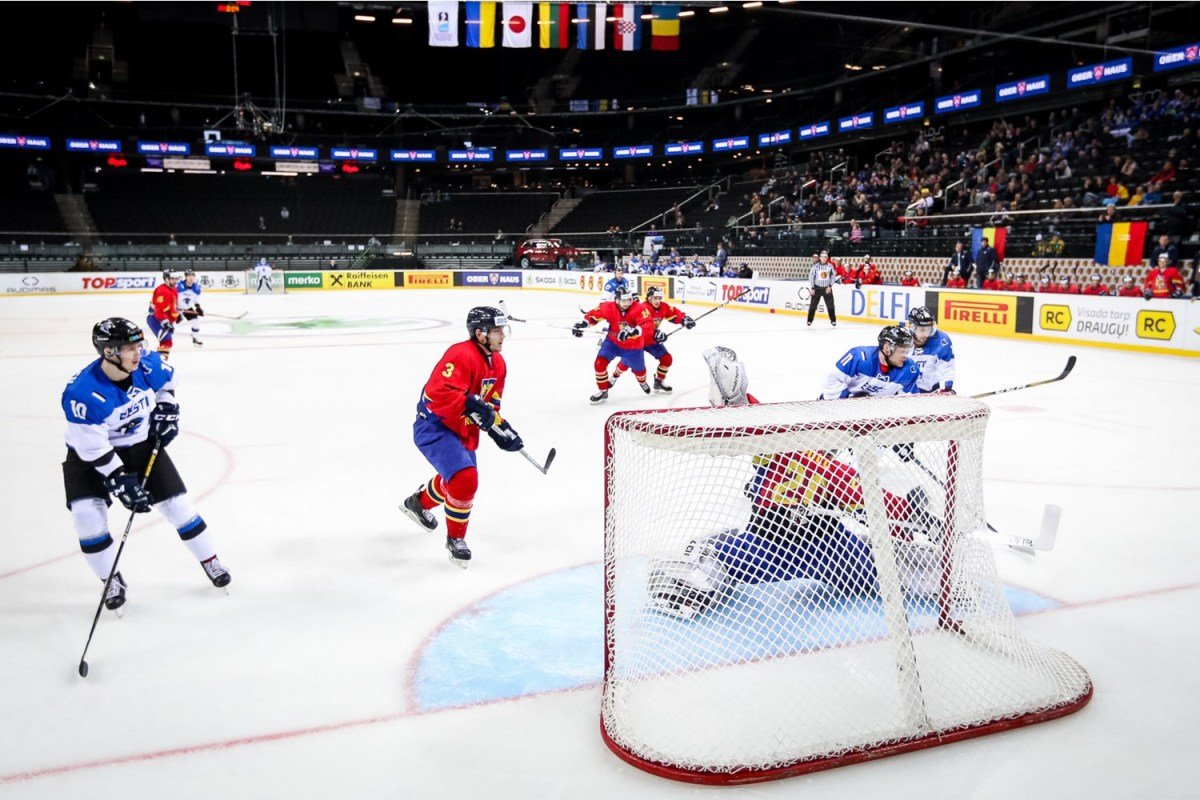 Harmadik meccsén is alulamaradt a romániai válogatott •  Fotó: Sarunas Mazeika • Forrás: Wmib2018.iihf.hockey
