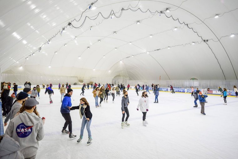 Egyelőre csak a felcsíki és a sepsiszentgyörgyi műjégpálya nyitotta meg kapuit a közönség előtt