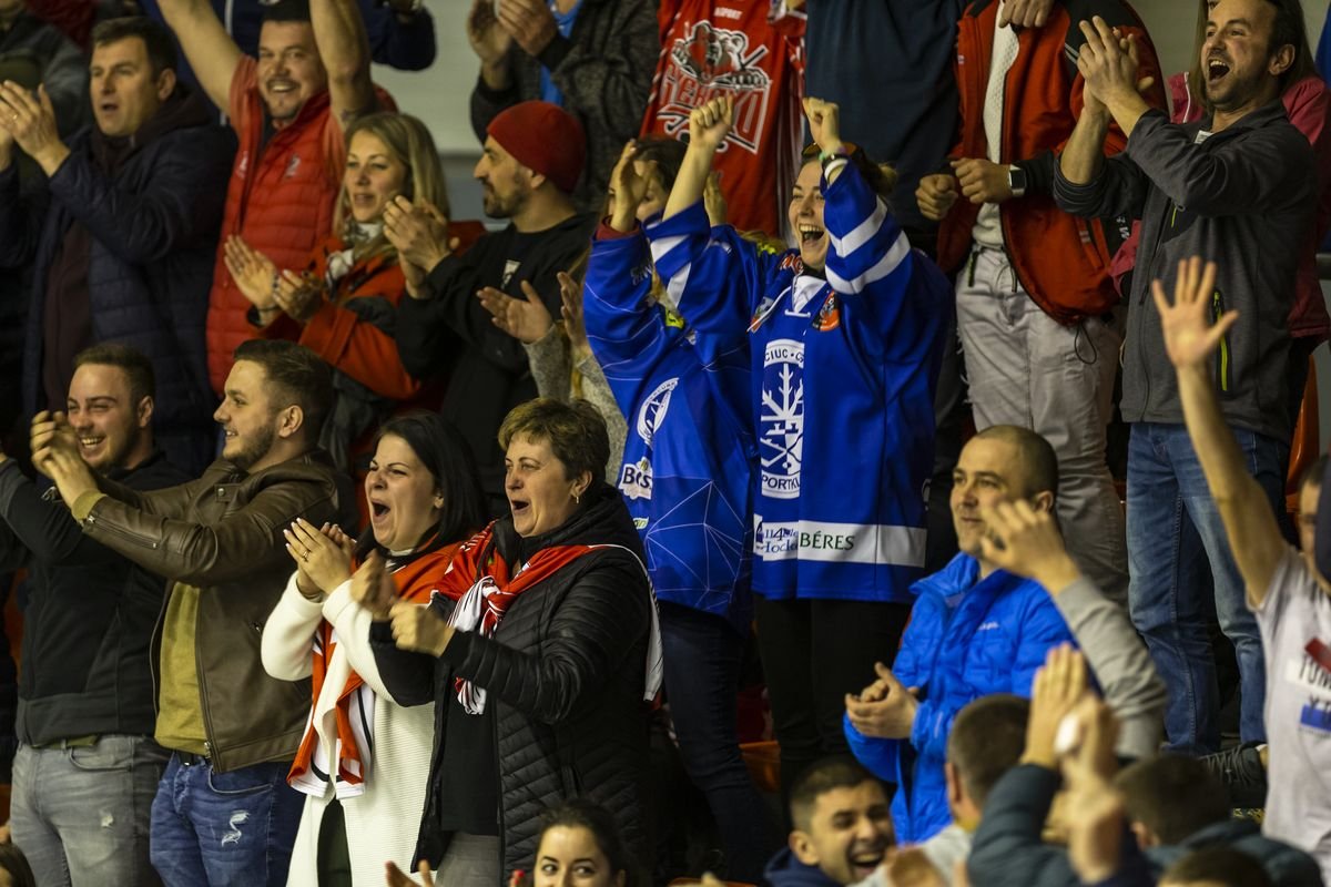 &bullet;  Fotó: Szabó Attila