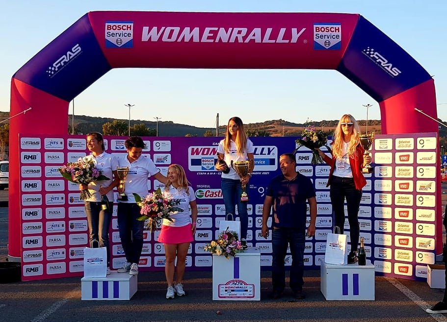 A gyergyószentmiklósi autóversenyzőnő a dobogó legfelső fokán a Women Rally bajnokságban •  Fotó: Gergely Imre