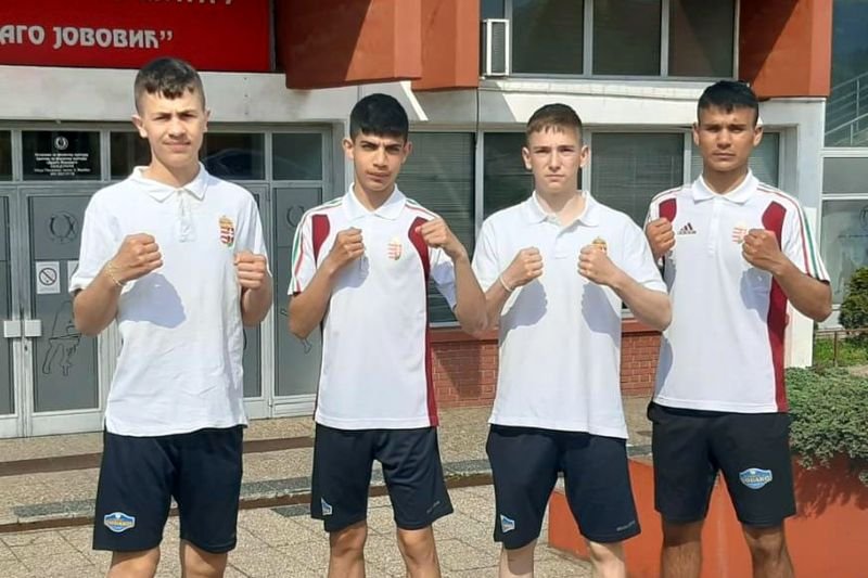 A gyergyói ifi ökölvívók •  Fotó: Erdélyi Godako Ökölvívó Sportklub