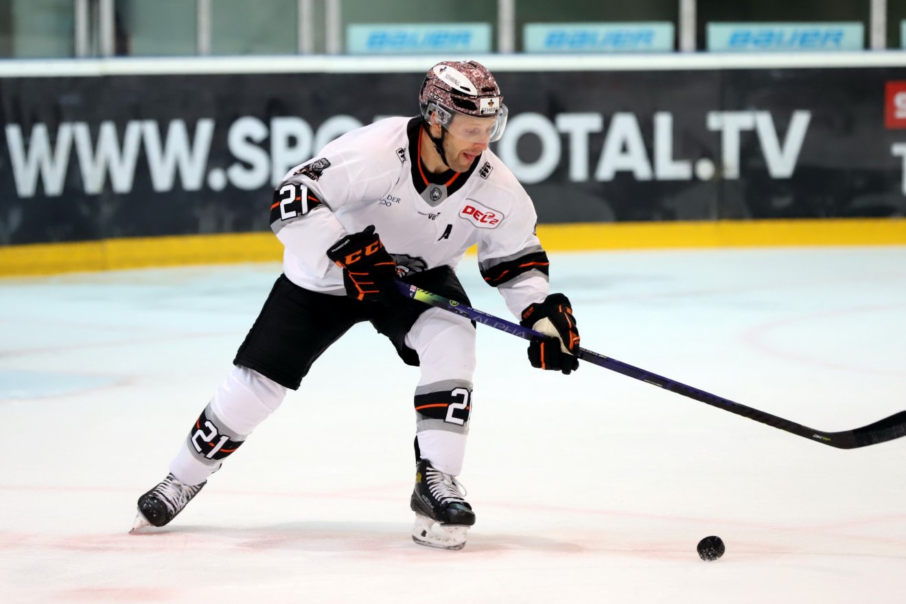 Raymond hátvéd létére kevés kiállítást gyűjt össze •  Fotó: Forrás: Gyergyói Hoki Klub