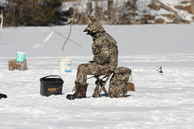 Ismét benépesül a Gyilkos-tó jege: jön az ötödik lékésző horgászverseny