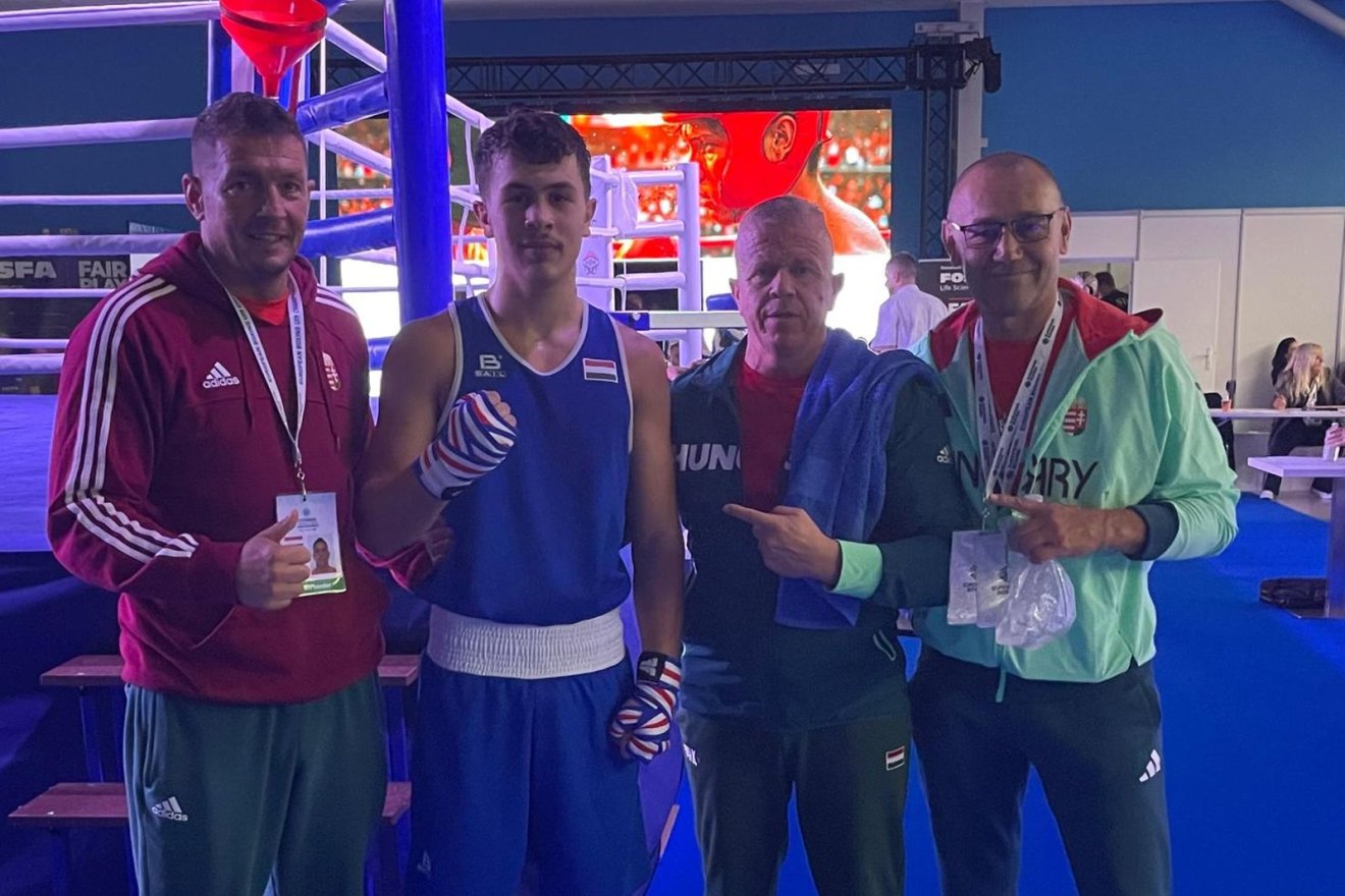 Buzás Róbert győztes meccs után az Eb-n •  Fotó: Erdélyi Godako Ökölvívó Sportklub