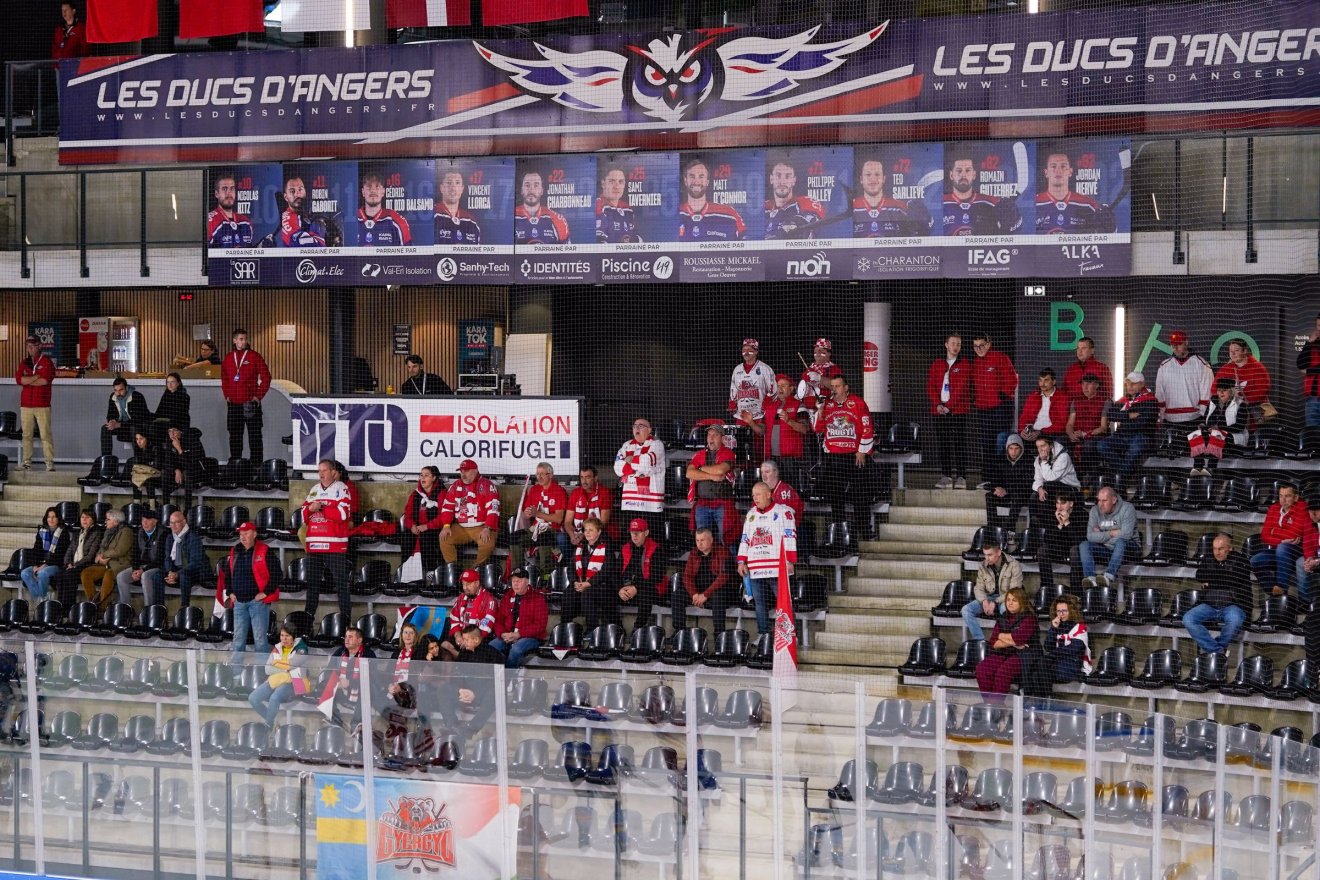 Gyergyói szurkolók Franciaországban •  Fotó: Rokai Attila / GYHK