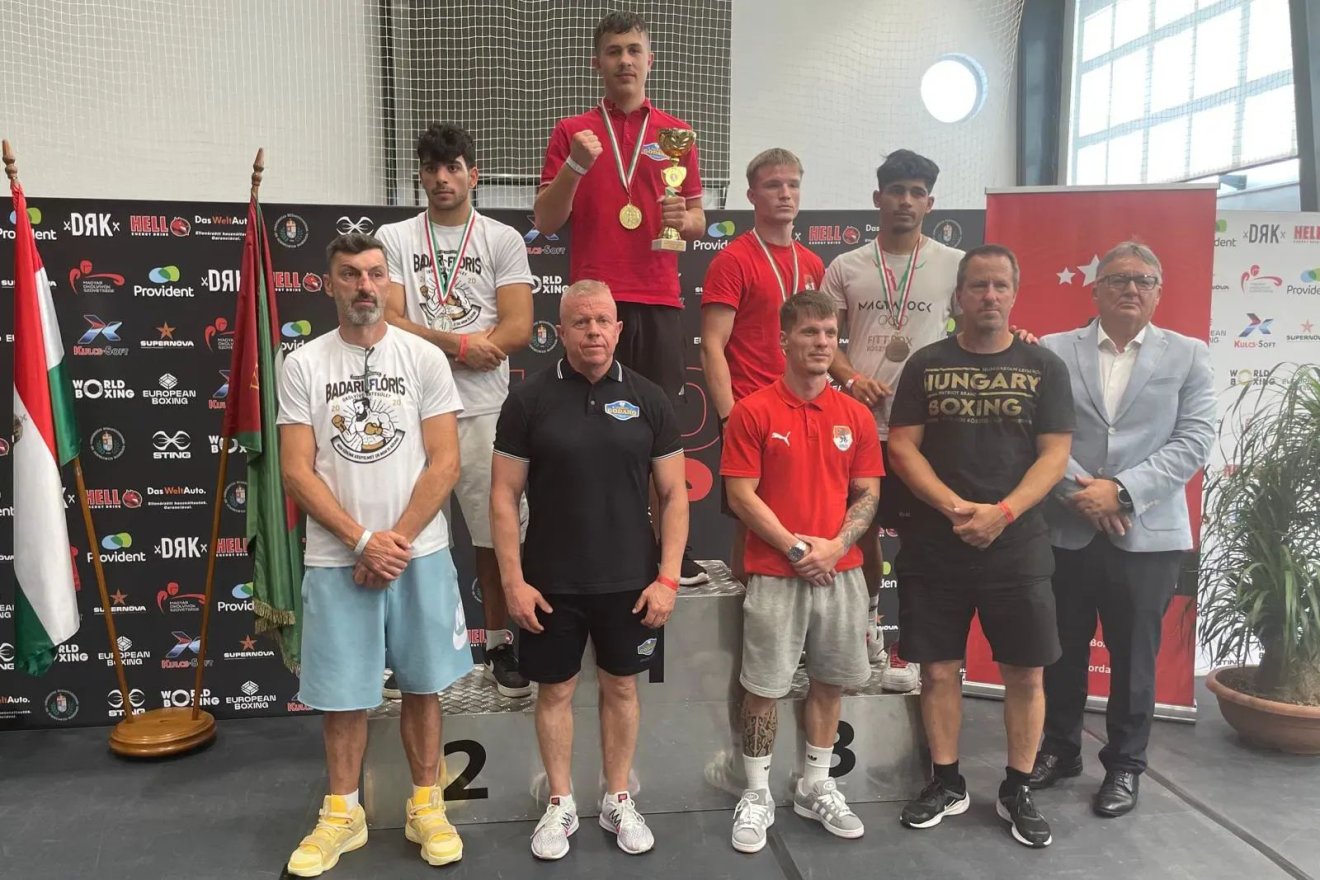 Buzás Róbert az U19-es korosztályban a 70 kilós súlycsoport bajnoka •  Fotó: Erdélyi Godako Ökölvívó Sportklub
