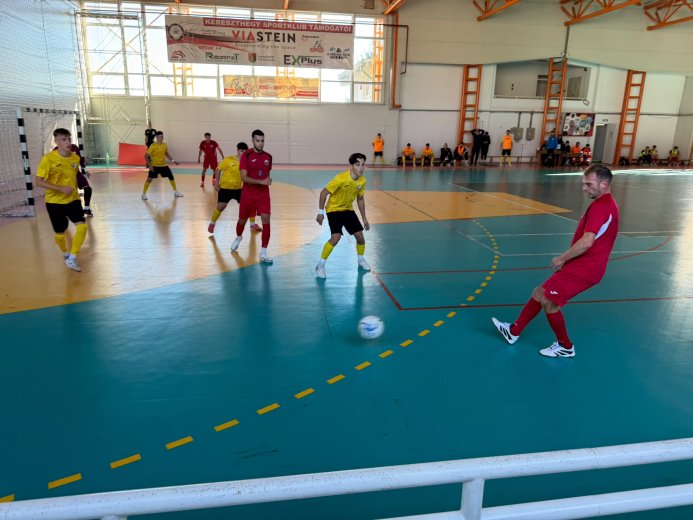 Kapufák és gólok, izgalmas futsalcsata Gyergyóremetén