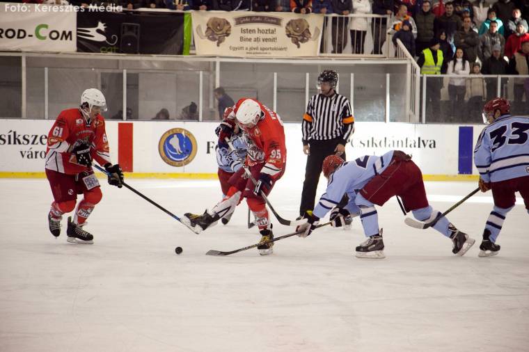 Tíz lejes belépők Karcfalván