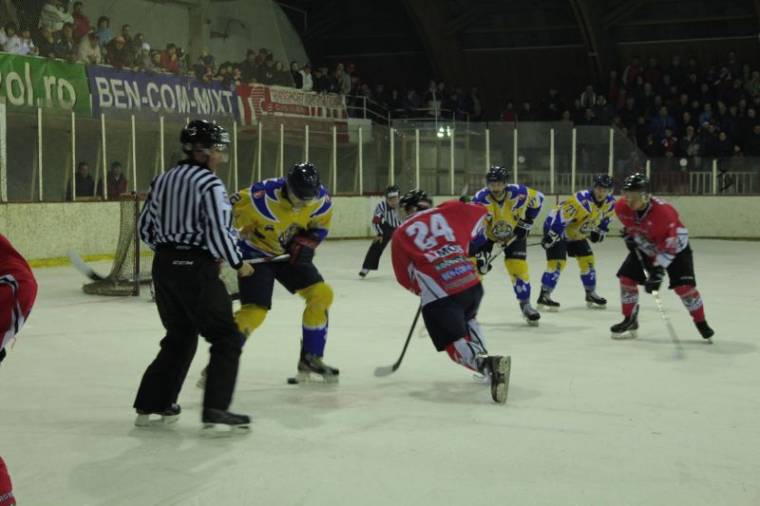 Egy-egy sikerre áll a HSC és a Corona a román bajnoki döntőtől