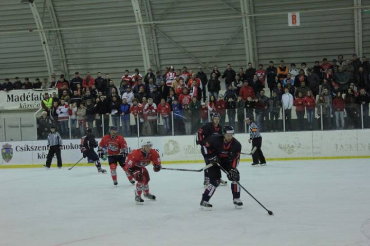 Karcfalvára költözik a hazai hokimezőny