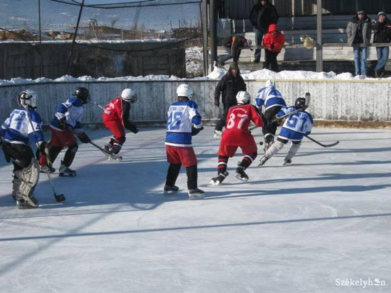 &bullet;  Fotó: Kertész László