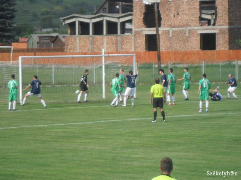 •  Fotó: Kertész László