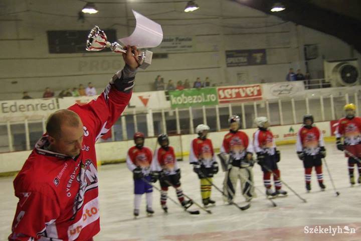 &bullet;  Fotó: Kertész László