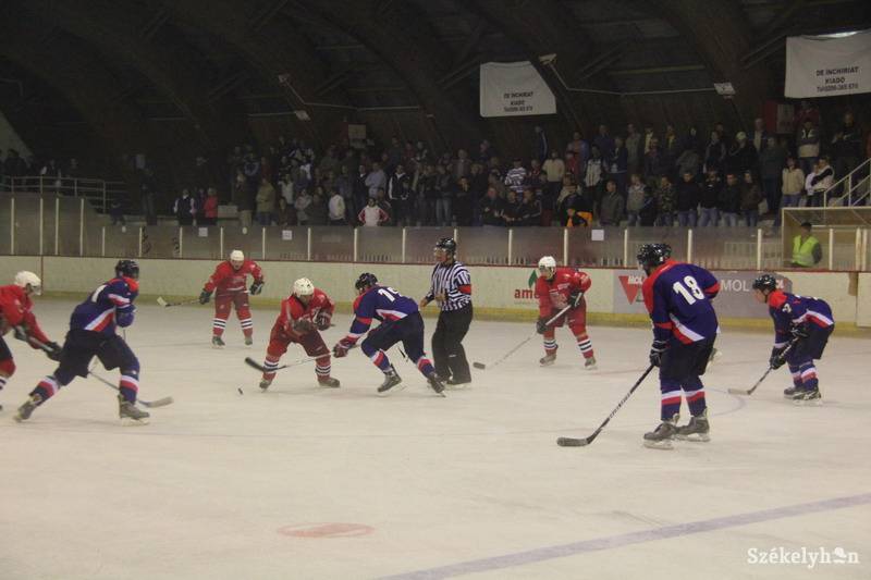 &bullet;  Fotó: Kertész László