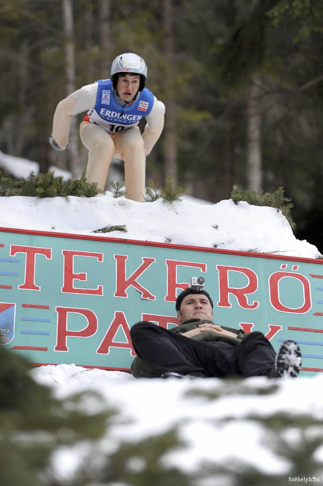 Tekerőpatakon továbbra is egy helyben topog a síugrás •  Fotó: Kristó Róbert