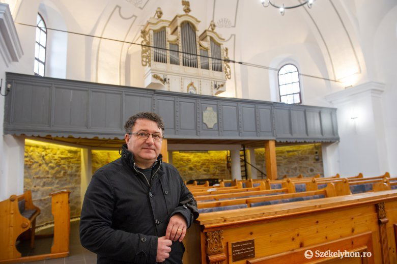 Gudor Kund Botond gyulafehérvári lelkipásztor szerint a tartós szórványlétnek az a titka,
hogy az ember kisebbségben is boldogan és elégedetten élhessen •  Fotó: Beliczay László