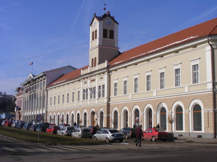 Támogatásokról és leépítésekről szavazott a Kovászna megyei tanács