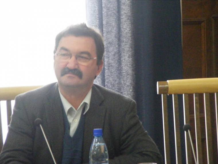Dolgozik az alpolgármester