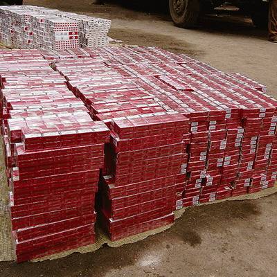 Több ezer doboz cigarettát koboztak el
