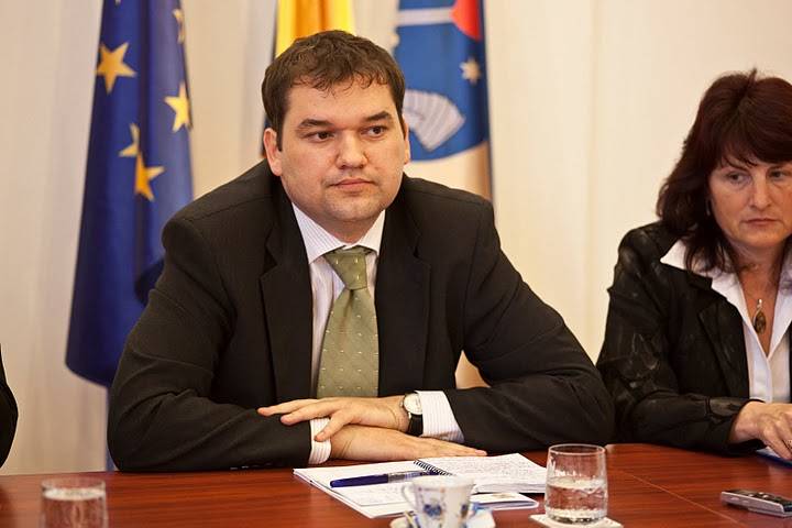 Cseke: A kórházátalakítási program nem jár leépítéssel