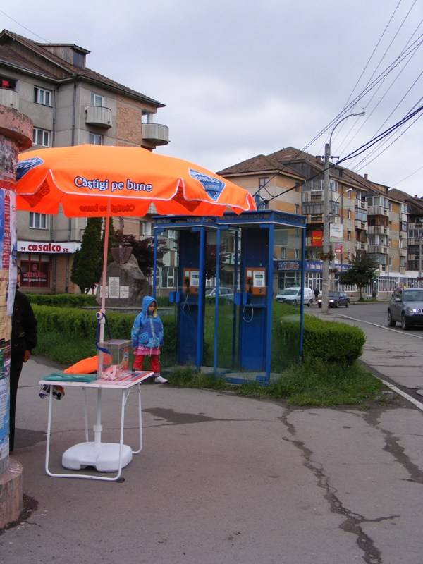 Elavultak a nyilvános telefonfülkék