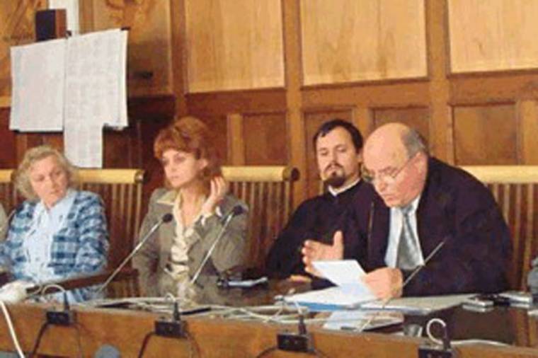 Román tiltakozás az utcanevek ellen
