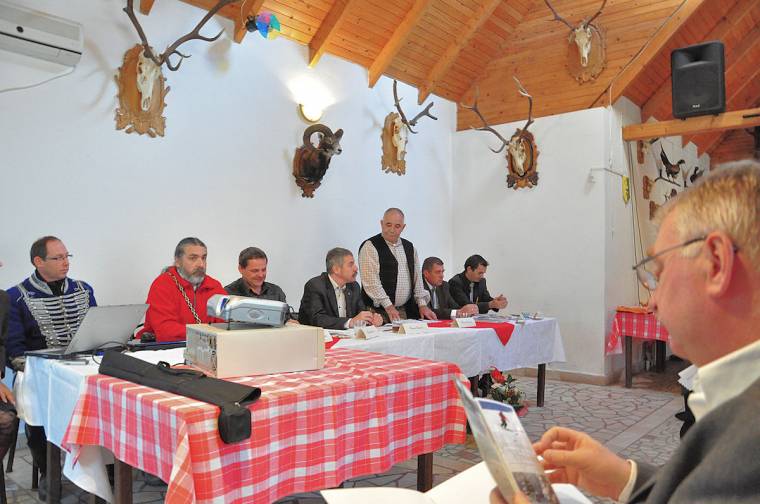 Lovas konferencia zajlik Sepsibodokon