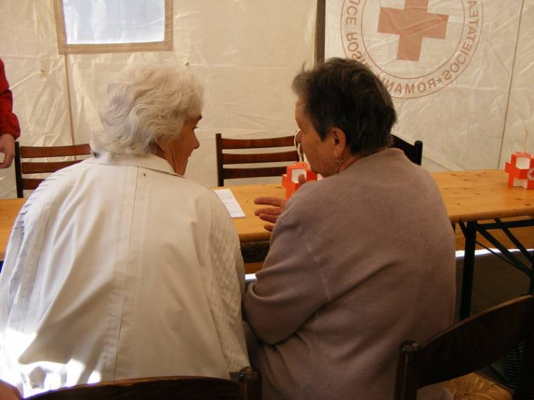 Jelzőrendszeres távfelügyeleti szolgálat időseknek